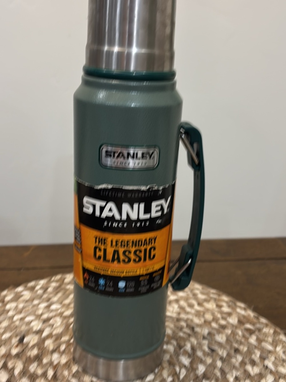 Brand New Stanley Classic Vacuum Bottle - Green